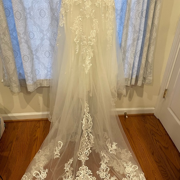 Stella York Wedding Dress 7394 - Picture 8 of 13